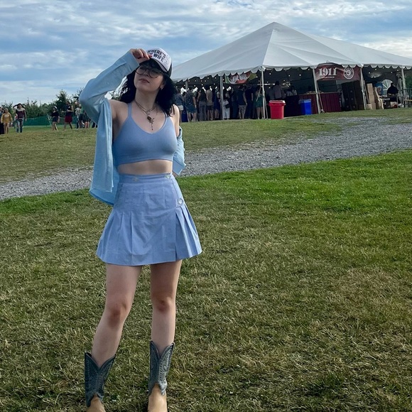 Meet your Posher, June - Picture 2 of 2